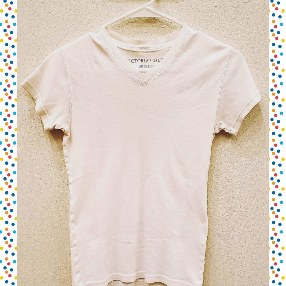 VS V-Neck Tee